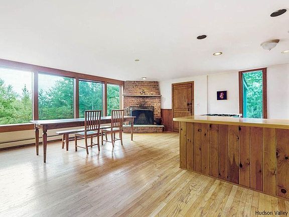5th image of 376 Abbey Rd