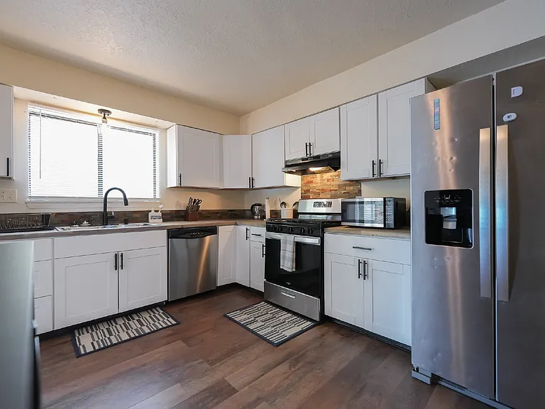 1604 N Municipal Dr #2 — Photo 7