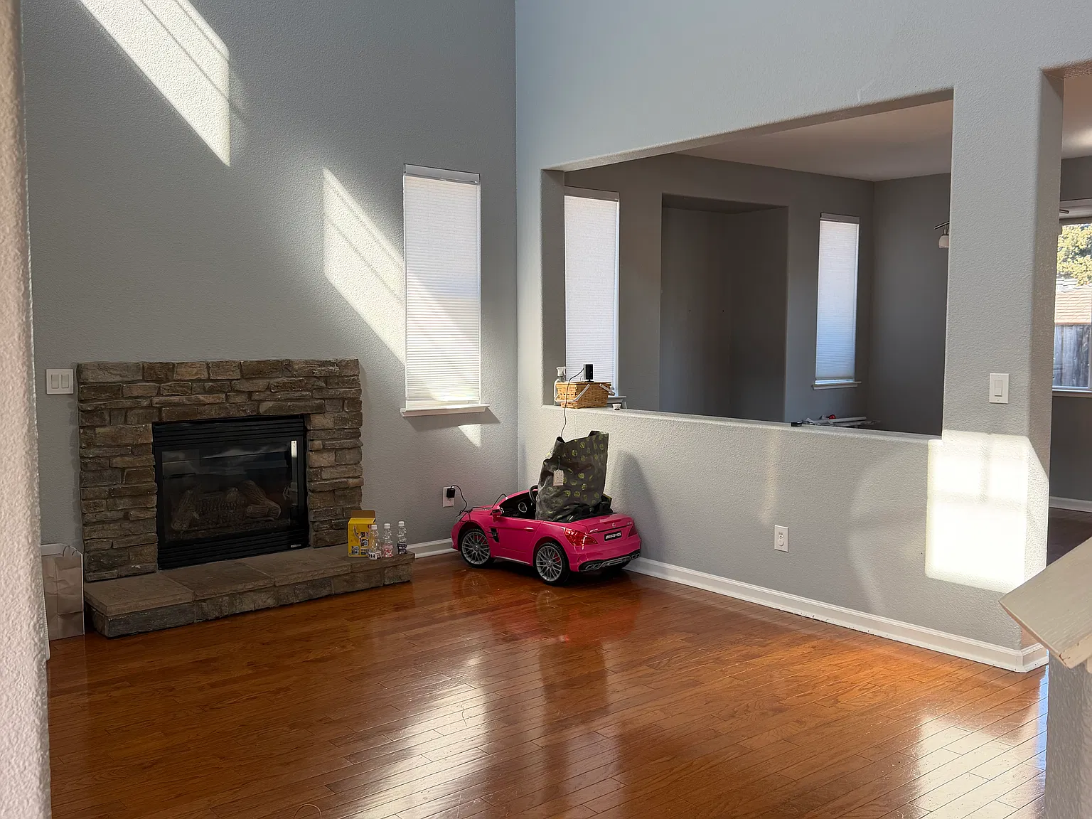 4 bed, 1859 sqft, $4,500 — Photo 3