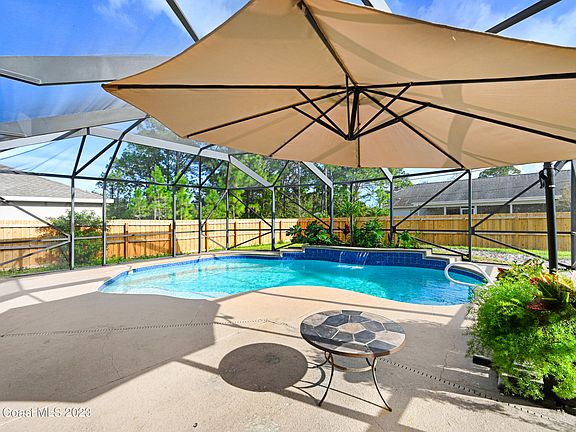 2nd image of 2201 San Filippo Dr SE
