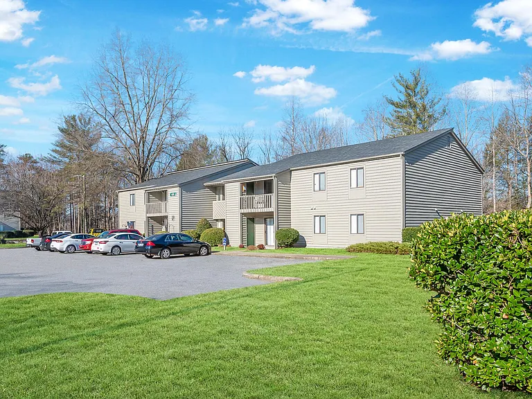 Cedar Hills Apartments and Towhomes — Photo 29
