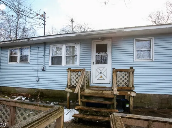 111 Vermont Trl, Hopatcong Boro, NJ 07843