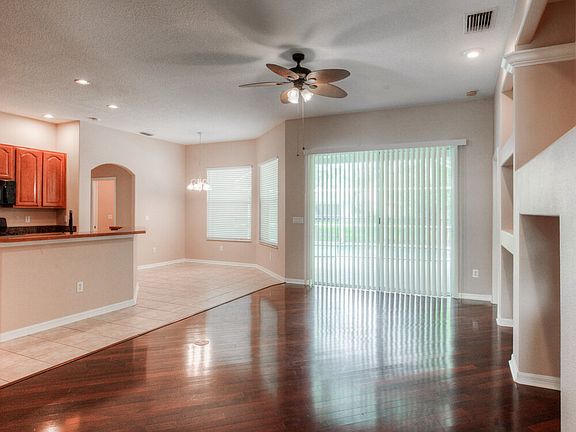 4th image of 10508 Canary Isle Dr