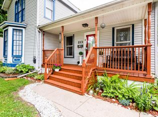 213 E Prairie Ronde St, Dowagiac, MI 49047