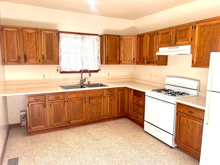 475 S Main St #1 — Photo 6