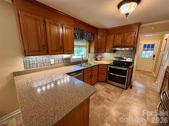 5th image of 196 Flint Ridge Dr