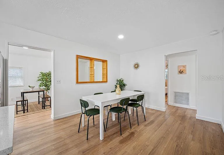4409 W Pearl Ave — Photo 7