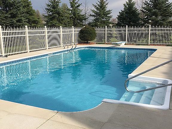 4th image of 231 Bermuda Dr