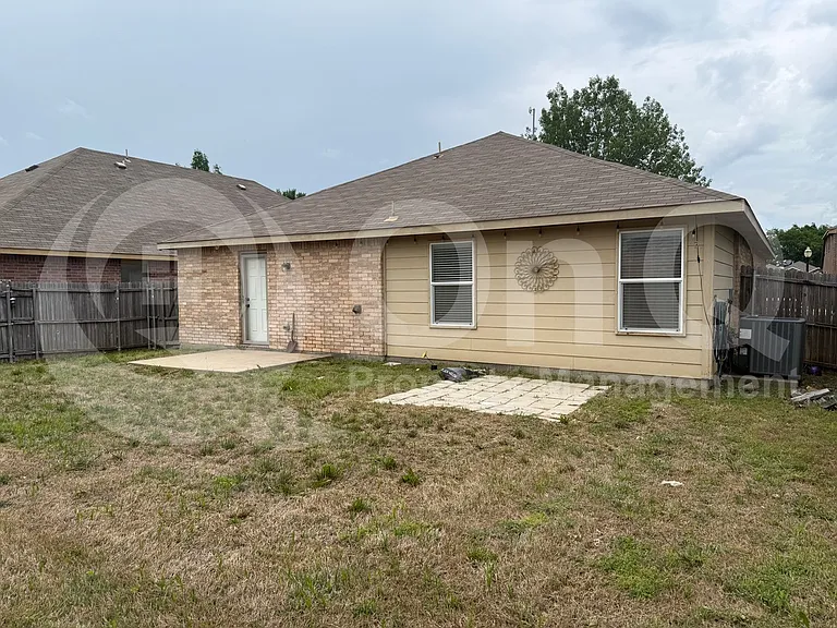 476 Eisenhower Ln — Photo 19