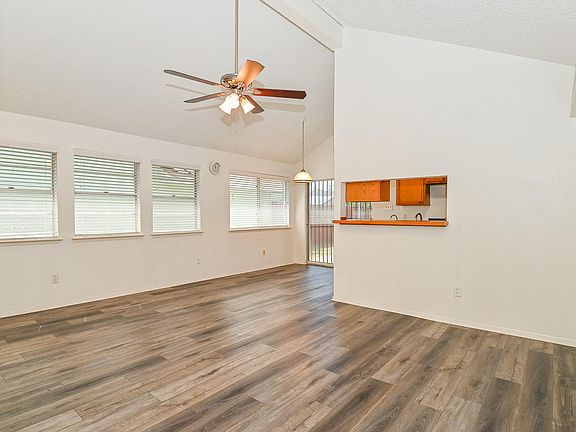 5th image of 16123 Barbarossa Dr