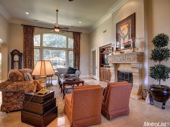 4th image of 3040 Courbet Way