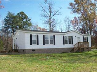 1461 Randolph Dr, Keeling, VA 24566