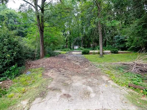 1005 Farmfield Ln, Charlotte, NC 28213