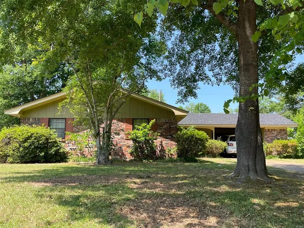 428 Springdale Dr, Columbus, MS 39702