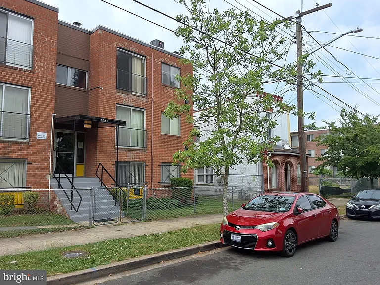 3241 Ely Pl SE #303 — Photo 10