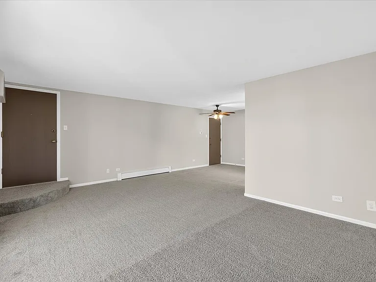 708 W 65th St #6 — Photo 9