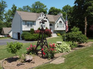 9 Cahill Cross Rd, West Milford, NJ 07480
