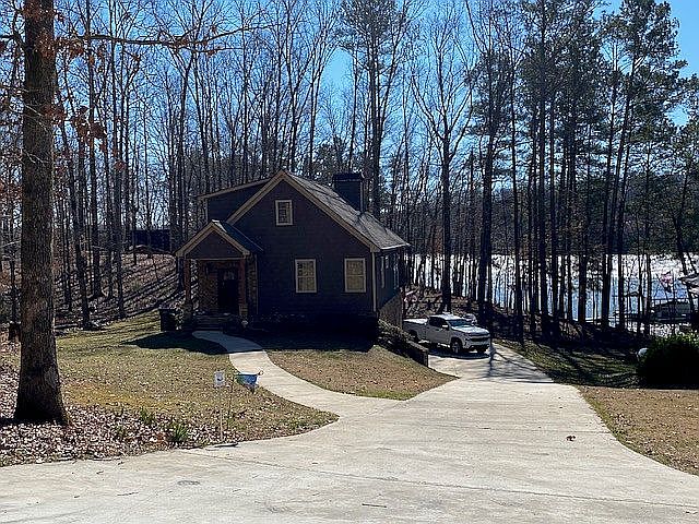 3 bed/4.5 bath + loft
