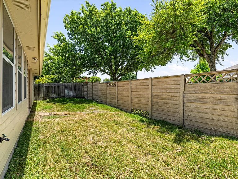 2505 Rusk Ct — Photo 39