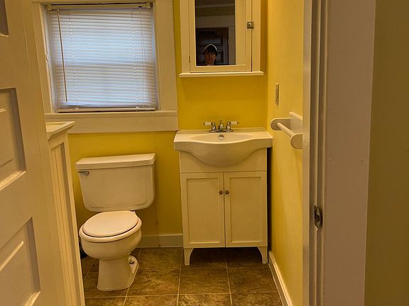 Bathroom with Tub w/Shower