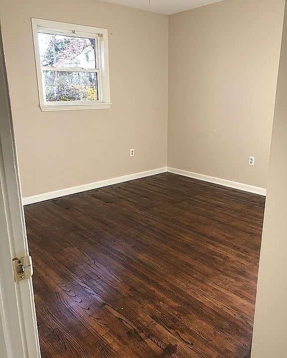 1st image of 106 S Ella St