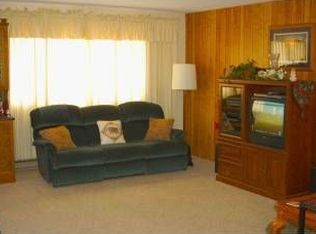 13350 Akerson Ct, Lindstrom, MN 55045