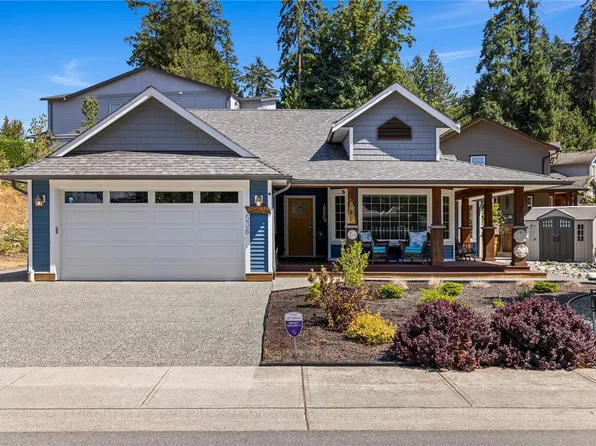 536 Cook St, Ladysmith, BC V9G 1P8