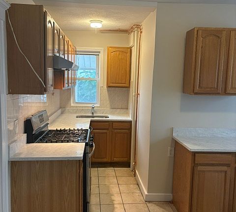 2nd image of 129 Arsenal St #1