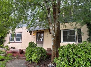 1541 E Woodbury Rd, Pasadena, CA 91104