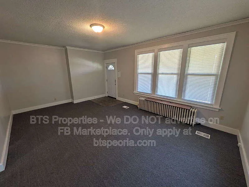3 bed, 1.0 bath, $1,200 — Photo 4
