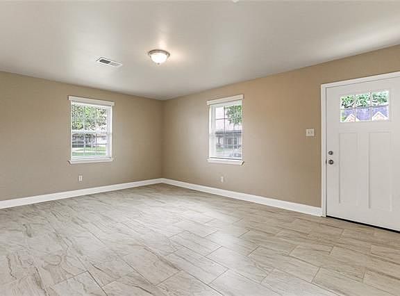3rd image of 106 Lambda St