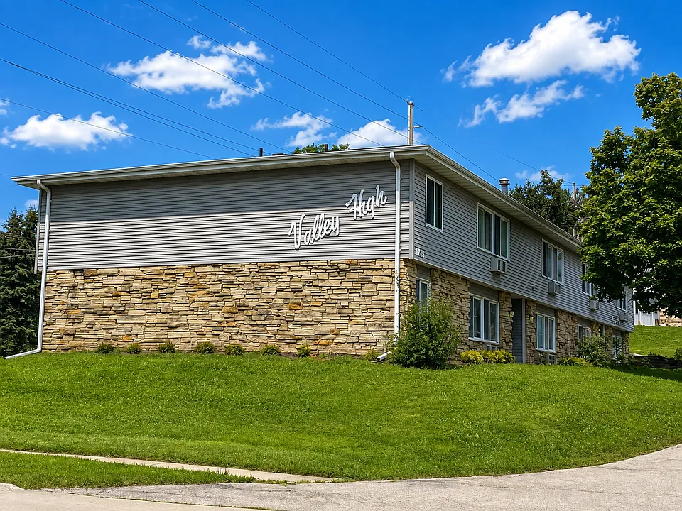 1715 Edgewood Dr NW