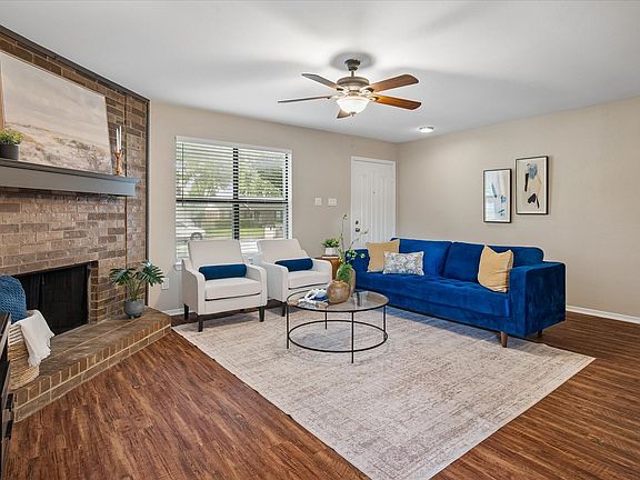 4th image of 1213 Frio Ln