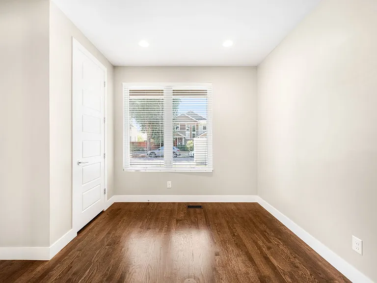 1751 W 40th Ave — Photo 15