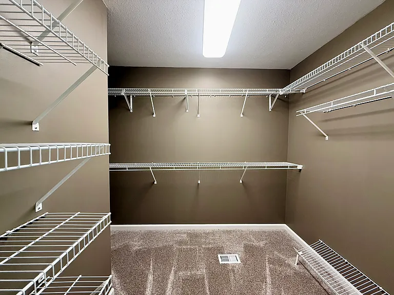 7114 Tyner Crossing Dr — Photo 11