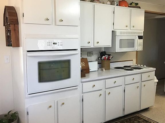 4th image of 28747 Westbrook St