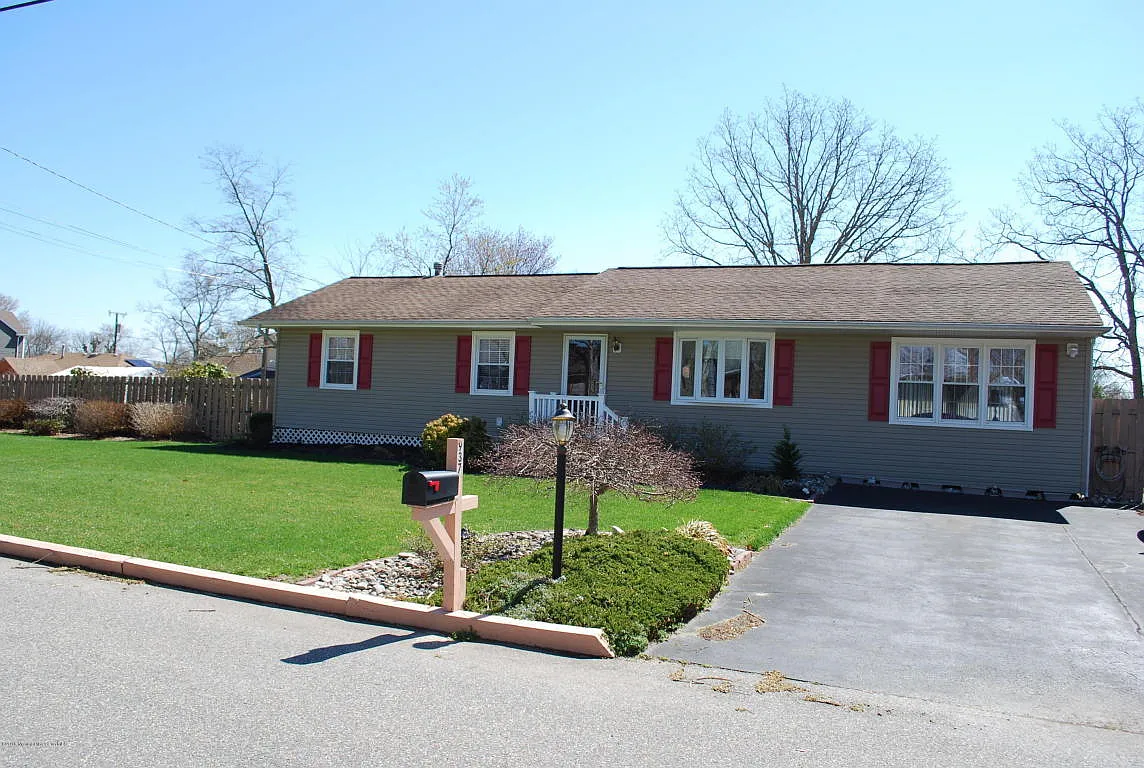 937 Tiller Ave photo 1