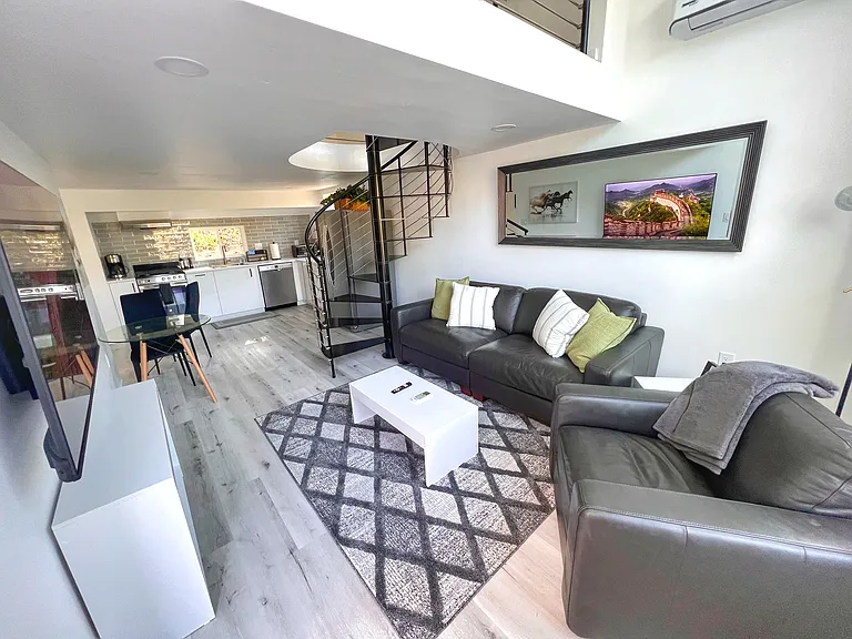 1505 San Dieguito Dr — Photo 3
