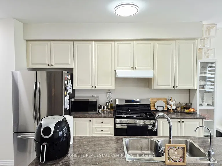 14 Amos Ave — Photo 6