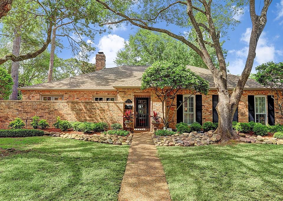 1st image of 10106 Briar Rose Dr
