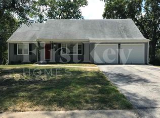 8712 Marty Ln, Overland Park, KS 66212