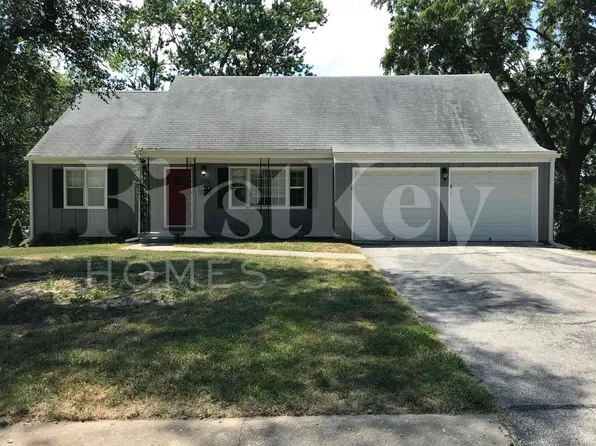 8712 Marty Ln, Overland Park, KS 66212