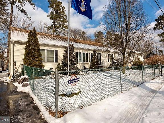 5th image of 150 Harwich St