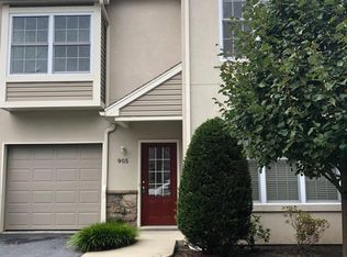 905 Woodward Dr, Reading, PA 19601