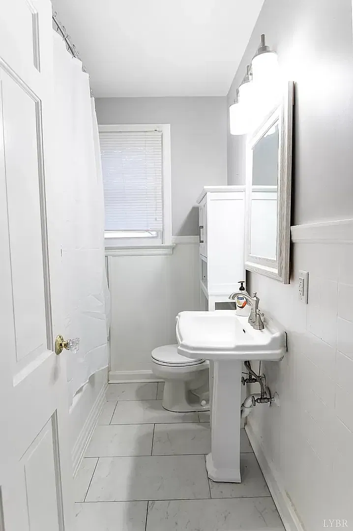 Cheery 3 Bedroom Home in a Convenient Lynchburg Location — Photo 4
