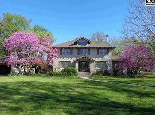 4 Crescent Blvd, Hutchinson, KS 67502