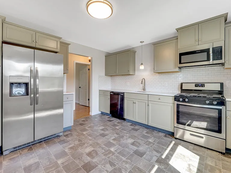 192 Maywood Ave — Photo 22