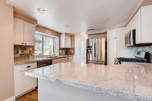 3rd image of 8308 Shore Breeze Dr