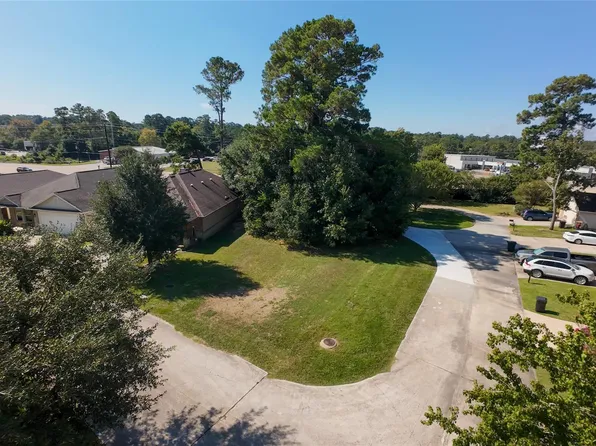 125 Moonspinner Dr, Montgomery, TX 77356