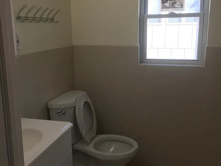 1129 Carpenter St #3 — Photo 5